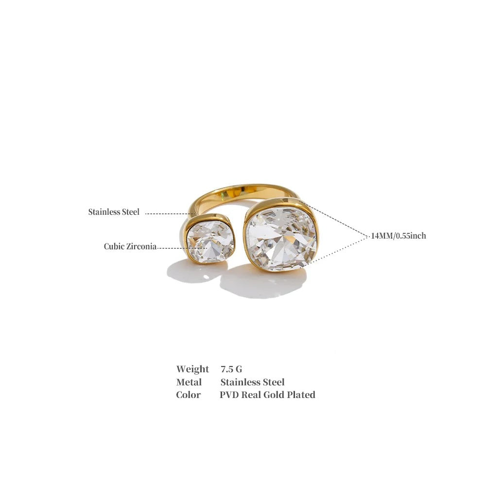Cubic zirconia geometric ring in 18K gold-plated stainless steel with cubic zirconia.