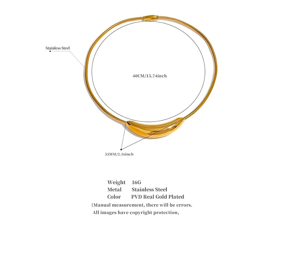 Geometric chain necklace in gold-plated stainless steel.