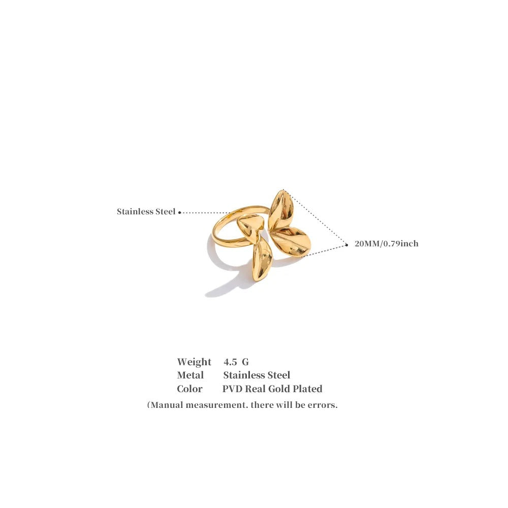 Flower ring in gold-plated stainless steel.