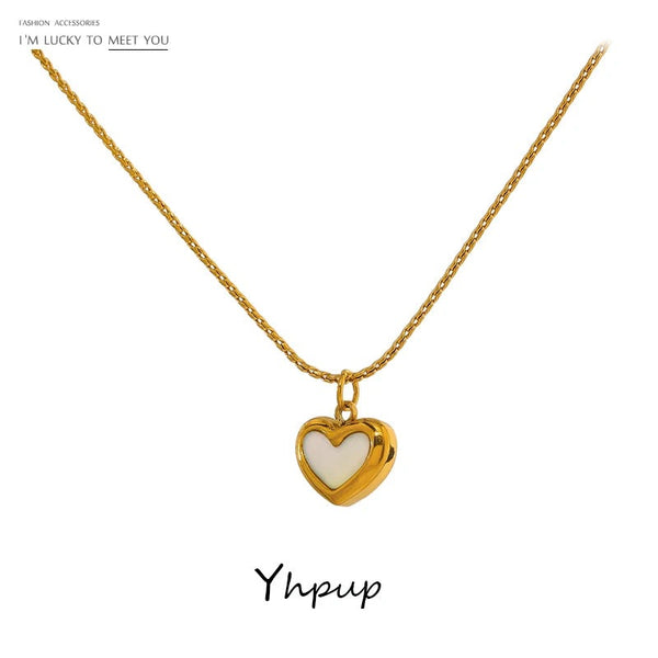 Gold-plated stainless steel necklace with a heart pendant.