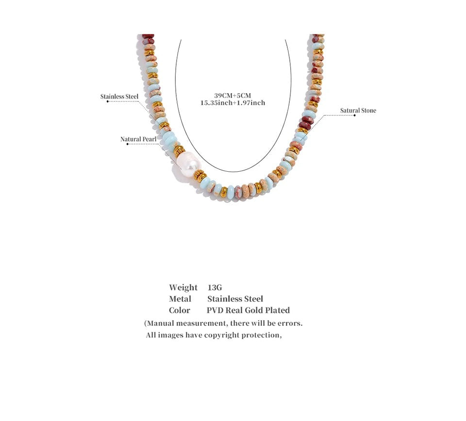Freshwater pearl natural stone geometric necklace in gold-plated stainless steel with freshwater pearl and natural stone.