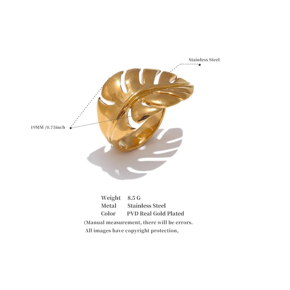 Geometric ring in 18K gold-plated stainless steel.