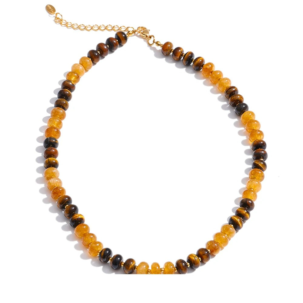 Natural stone beaded geometric necklace in gold-plated stainless steel with natural stone.