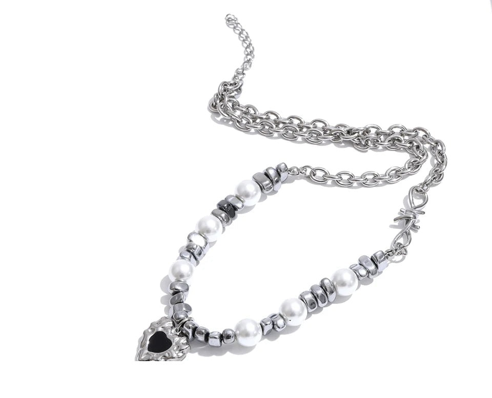 Pearl heart beaded necklace in gold-plated stainless steel with pearl.