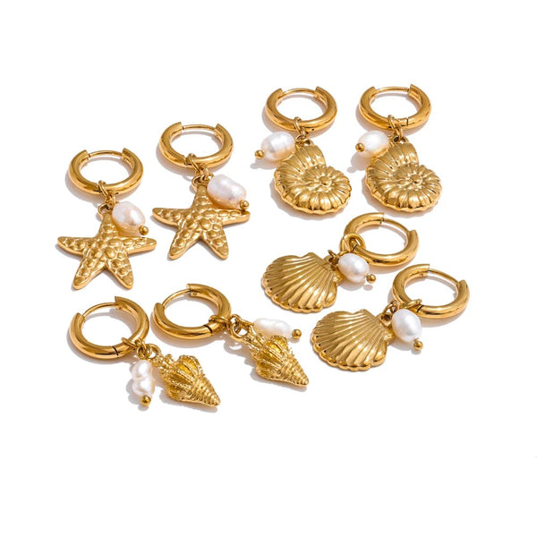 Gold-plated stainless steel earrings with pearl and shell.