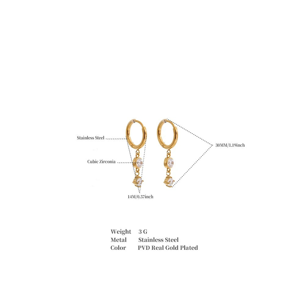 Cubic zirconia geometric earrings in gold-plated stainless steel with cubic zirconia.