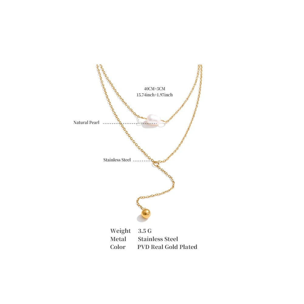 Freshwater pearl geometric chain necklace in gold-plated stainless steel with freshwater pearl.