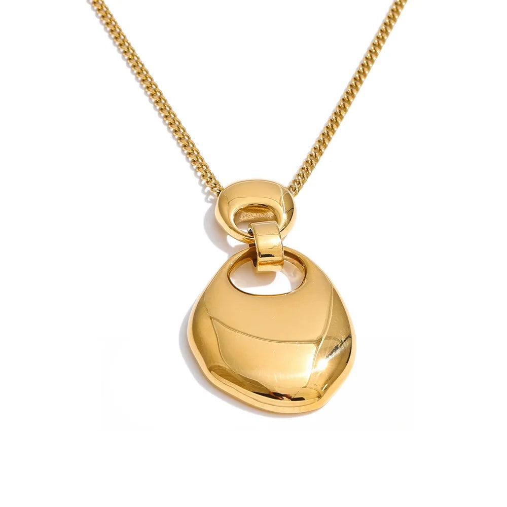 Gold-plated stainless steel necklace with a pendant shaped like a keyhole.