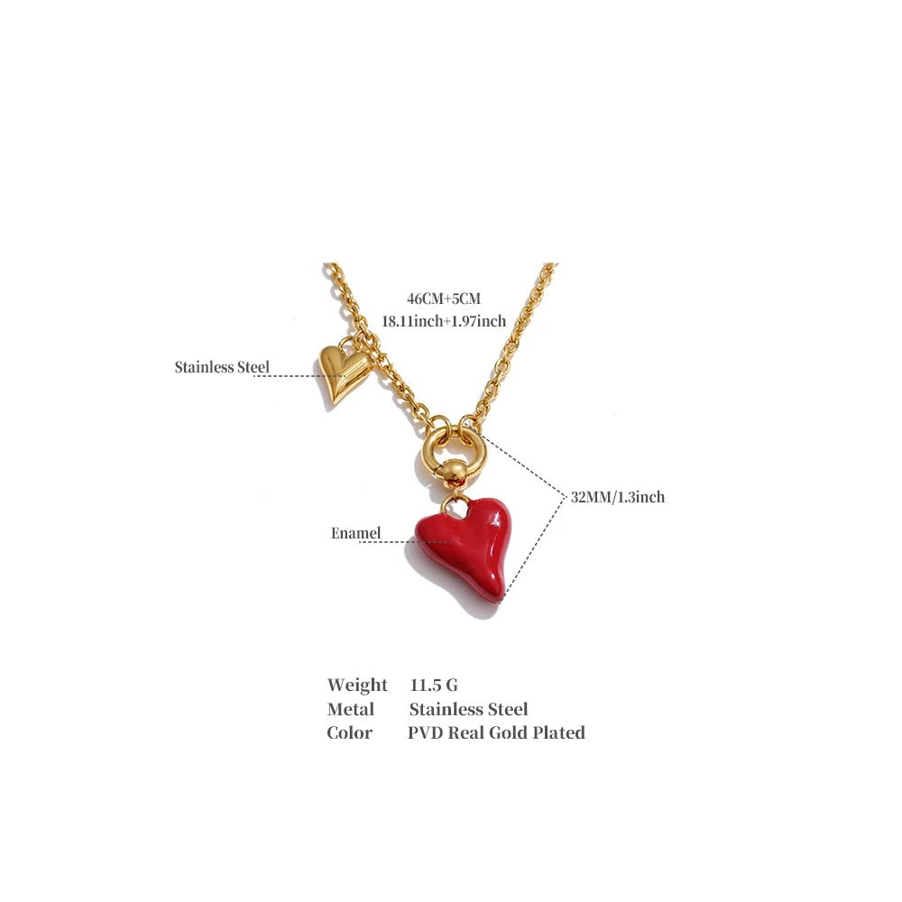 Enamel heart necklace in gold-plated stainless steel with enamel.