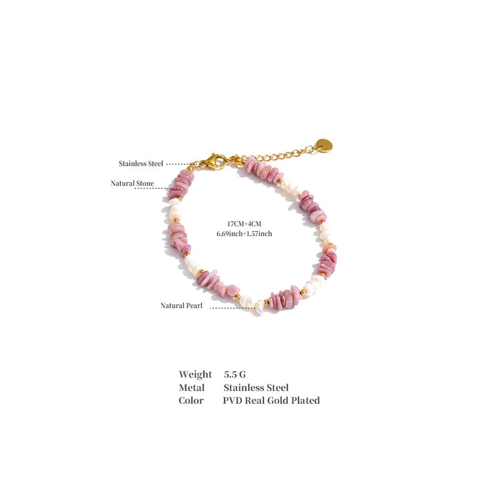 Freshwater pearl natural stone beaded necklace in gold-plated stainless steel with freshwater pearl and natural stone.
