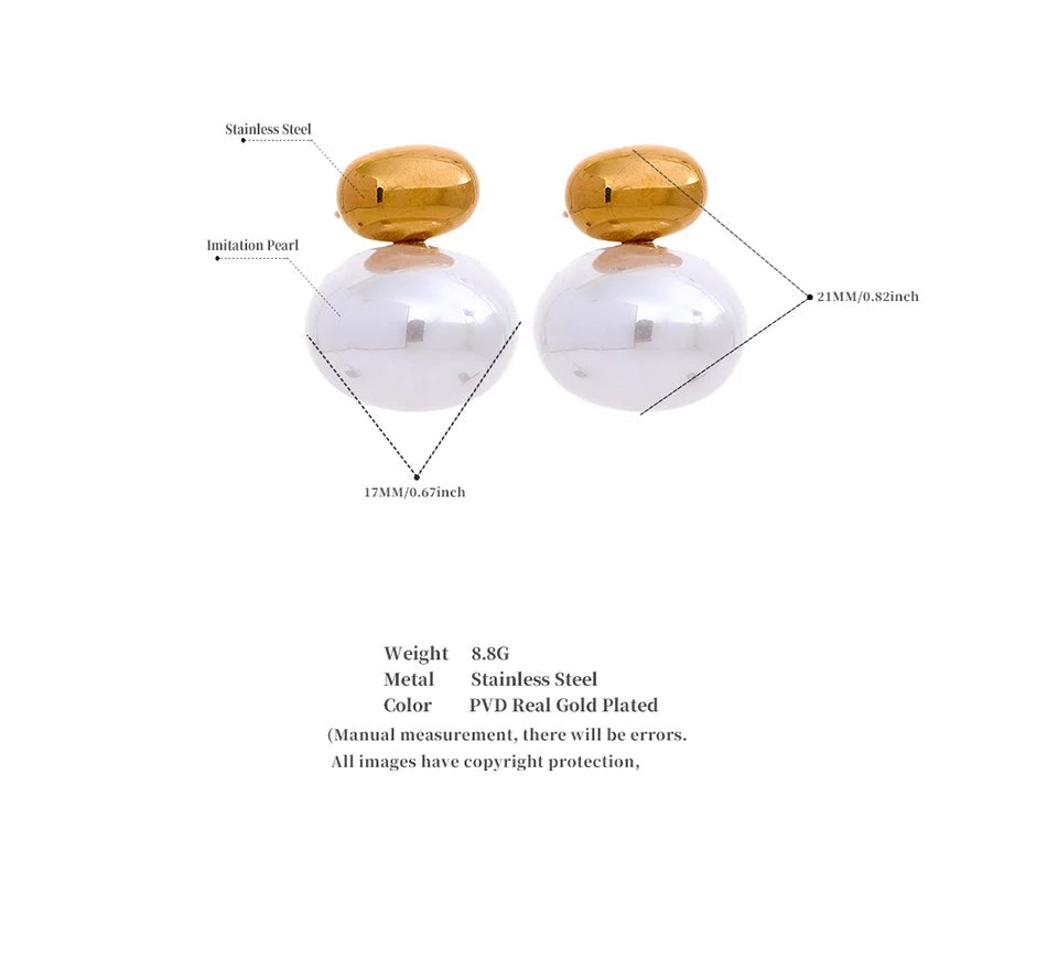 Pearl beaded geometric earrings in gold-plated stainless steel with pearl.